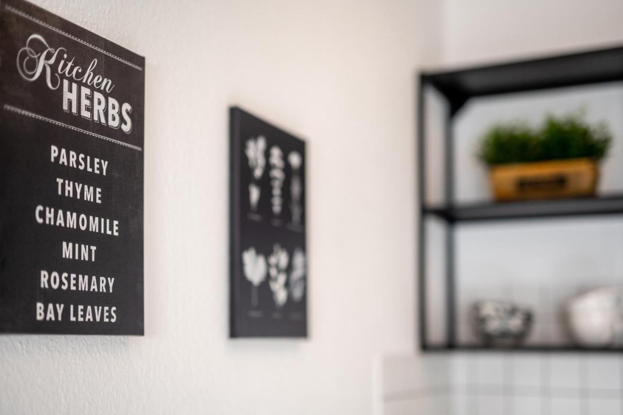 Moderne Eg-Wohnung In Sudenburg Mit Parkplatz, Top Anbindung Magdeburg Exteriör bild